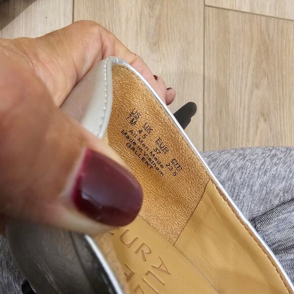 Naturalizer Gallent Silver Pointy Low Heel Pumps Size 7 - Picture 8 of 9